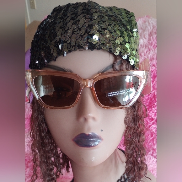 Cat Eyes Sunglasses. White ONLY. Green is for show - Picture 6 of 9